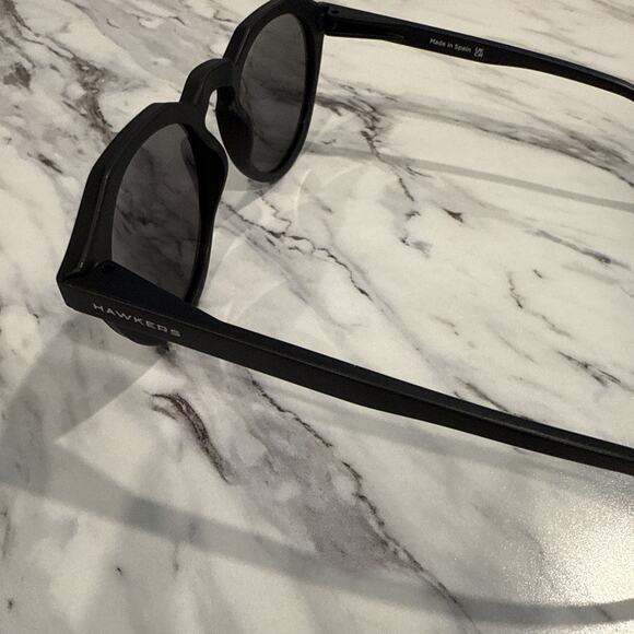 Hawkers Warwick Uptown S9/HWRS21BBTP Black Sunglasses 51-20-140 - Picture 5 of 9